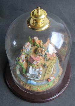 Bradford Exchange Trabant Wartburg Diorama 2010 with glasdome (10437)